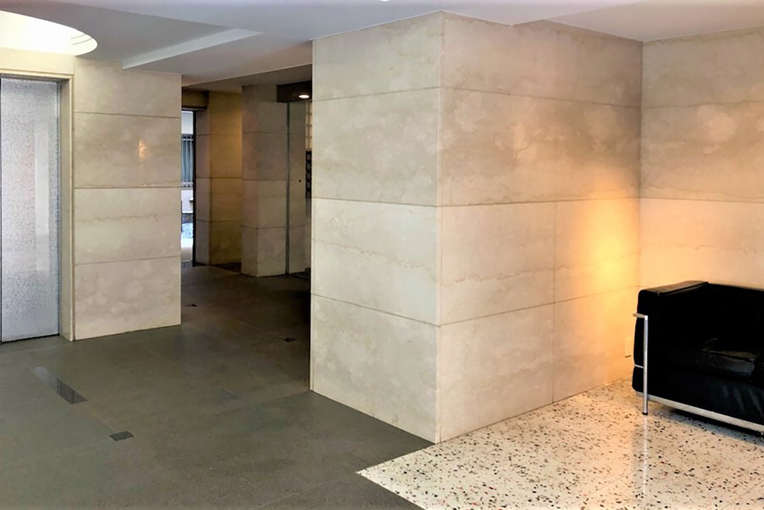 エントランスホール2