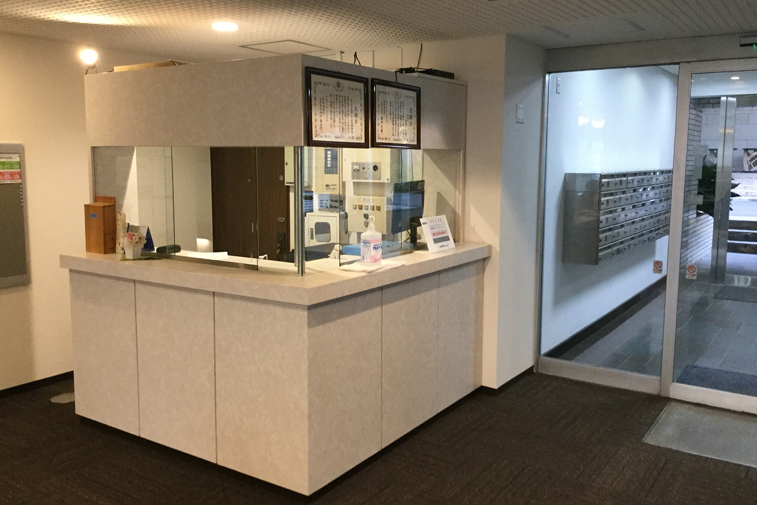 エントランス(内側)